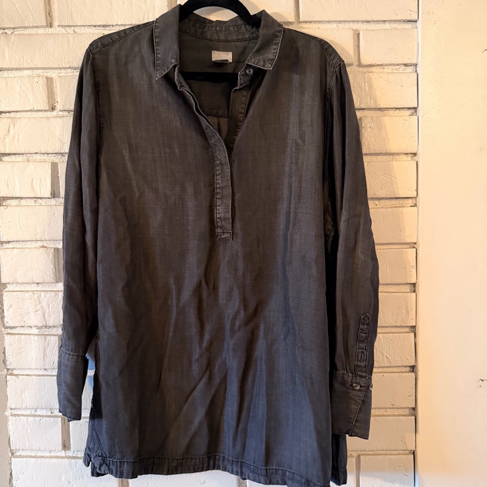 Chicos Tencel Lyocell  Black Chambray Collared‎ Shirt with Side Button Detail